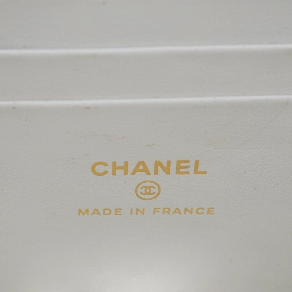 Chanel  Coco Casino Small Quilted Caviar Leather Chain Vanity Case White - Picture 15 of 16